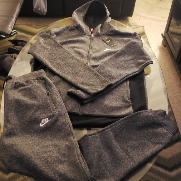 dark grey nike sweatsuit